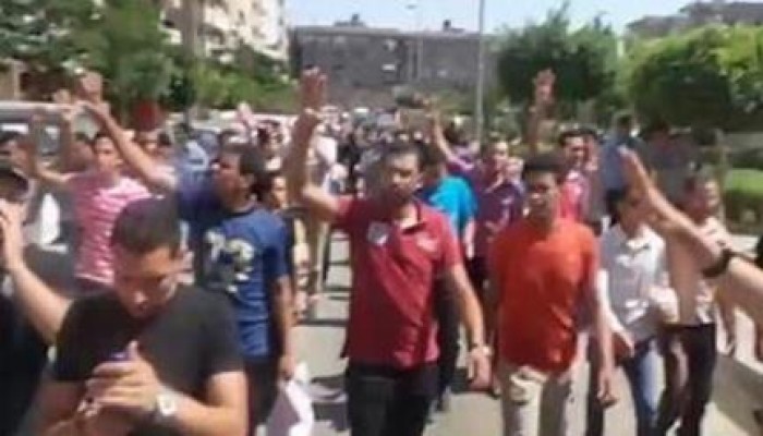 بالفيديو .. طلاب ضد الانقلاب أمام وزارة التعلييم ضمن فعاليات 3 يوليو