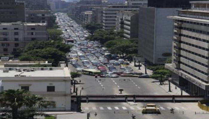شلل مروري بالقصر العيني بعد غلق ميليشيات الانقلاب بوابات التحرير