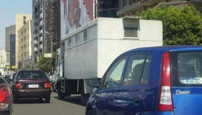 أمن الانقلاب يطلي سياراته باللون الابيض في ذكري الانقلاب العسكري