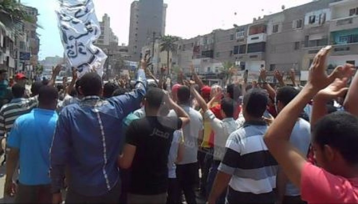 عفاريت دمنهور يتحدون القبضة الأمنية ويشعلون شارع عبد السلام الشاذلى