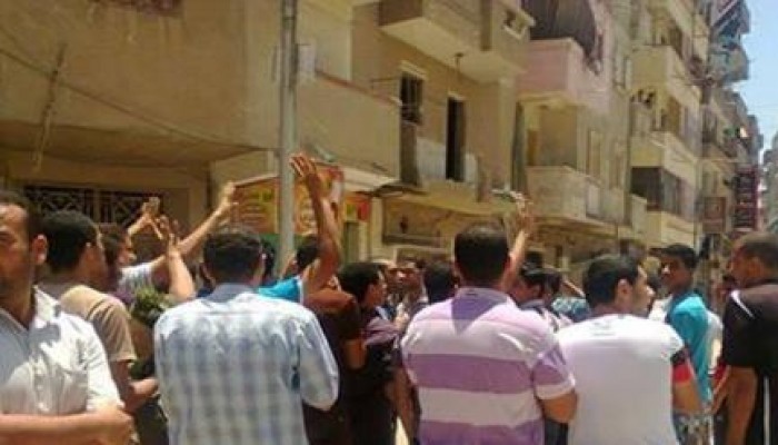 عفاريت دمنهور يتحدون أمن الإنقلاب و يتظاهرون بدوران الإستاد