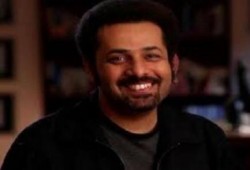 وائل عباس: الجيش يؤجر هليكوبتر لبرنامج مقالب..لكن ضحايا سانت كاترين مش مهم