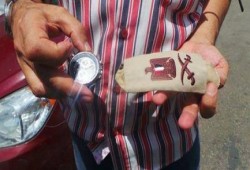 بالصور: شاهد ماذا فعل شباب ضد الانقلاب بالاسكندرية بلواء حاول التعدي علي جنازة الشهيدة هبة