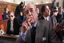 بالفيديو محامي مبارك علي شاشة التليفزيون المصري الرسمي:فخور بدفاعي عن الجاسوس الإسرائيلي!