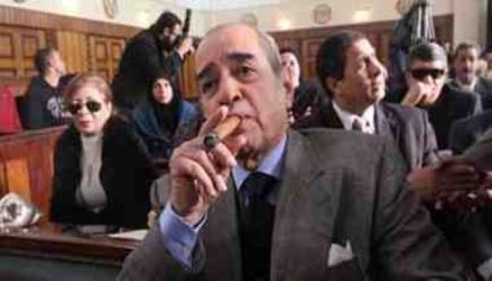 بالفيديو محامي مبارك علي شاشة التليفزيون المصري الرسمي:فخور بدفاعي عن الجاسوس الإسرائيلي!