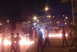 عاجل - بالصور : الثوار يقطعون طريق ميدان الحجاز في قلب مصر الجديدة