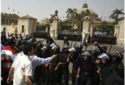 جامعة القاهرة تفصل94 طالبا وتركيا تسهل نقل المصريين لجامعاتها