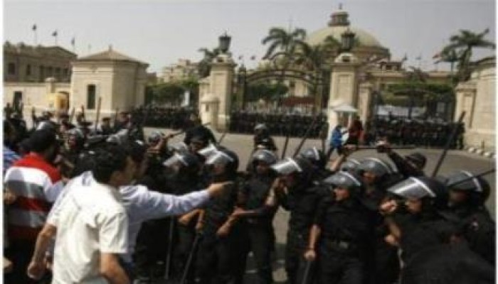 جامعة القاهرة تفصل94 طالبا وتركيا تسهل نقل المصريين لجامعاتها