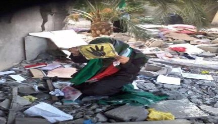 بالصور : شارة رابعة تُرفع من تحت أنقاض غزة بعد القصف الصهيوني لها