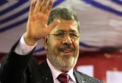 هتافات الرئيس مرسي لبيك يا غزة تهز جنبات القاعة