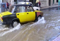 احياء الاسكندرية تغرق فى الصرف الصحى والقمامة