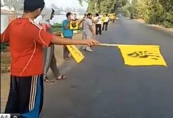 ثوار القصاصين بالإسماعيلية ينظمون سلسلة بشرية مناهضة لحكم العسكر وتضامنا مع غزة