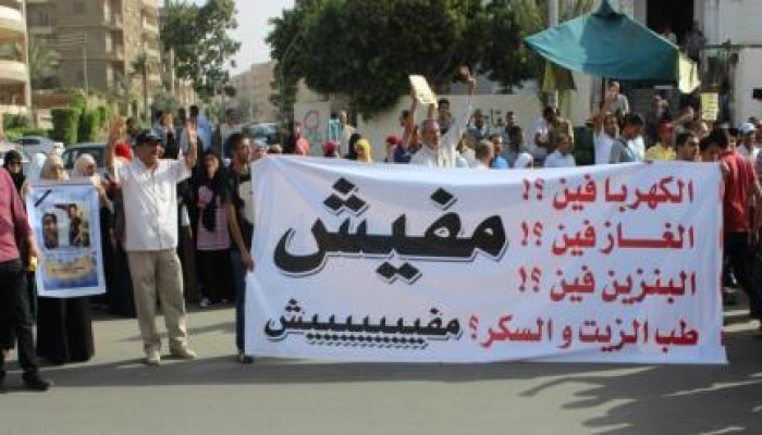 محلل سياسي: الإنفاق بلا سقف على الموالين للانقلاب عودة لدولة الفساد