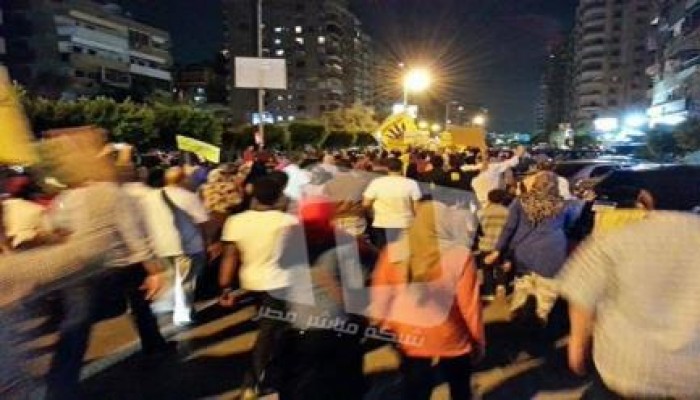 متظاهروا مدينه نصر يهتفون لـ "باسم عودة"