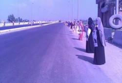 سلسلة بشرية لأحرار البصارطة بدمياط