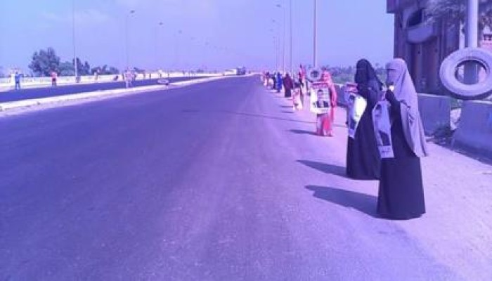 سلسلة بشرية لأحرار البصارطة بدمياط