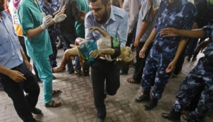 عشرات الشهداء وآلاف الفارين من مجزرة الشجاعية بغزة