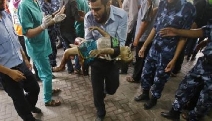 عشرات الشهداء وآلاف الفارين من مجزرة الشجاعية بغزة