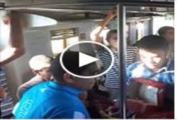 فيديو:طباخ يبيع كحك القوات المسلحه بالقطار ..ويقول جنودنا اتقتلو على الحدود علشان الكحك