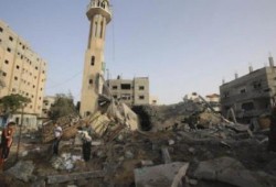 طائرات الاحتلال تدمر مسجدًا بـ"رفح" الفلسطينية عمره 70 عامًا