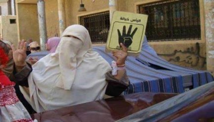 امرأة معتقلة تدخل لليوم الثالث علي التوالي اضراب كلي عن الطعام حتي الافراج عنها