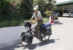 رحالة تركي صديق للبيئة يطوف العالم ويقطع 2000 كلم على دراجته الهوائية داخل الجزائر