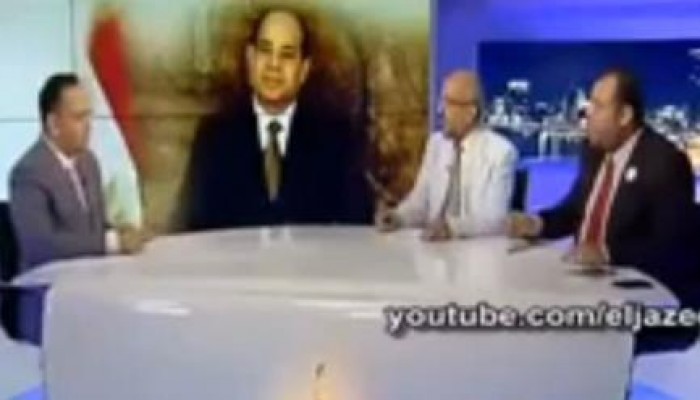 القدوسى ينفعل بشدة على حسام فودة: انت حمار بيركبه السيسى السفيه