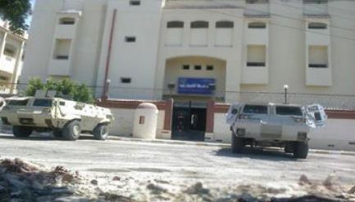 المجرم محمد عمارة وضباط قسم ثالث الإسماعيلية يعذبون المعتقلين ويمنعون عنهم طعام الإفطار