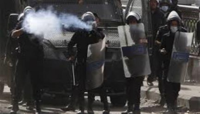 قوات الأمن تعتدي على المتظاهرين في سندوب بالغاز والرصاص