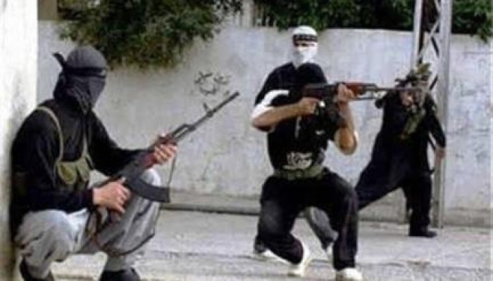 مقتل ضابطين بالشرطة والجيش على يد مسلحين بالشيخ زويد