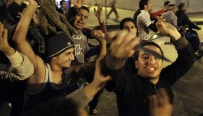 المنوفية: بلطجية يعتدون على مسيرة بتلا ويحرقون محلات أحد معارضي الانقلاب