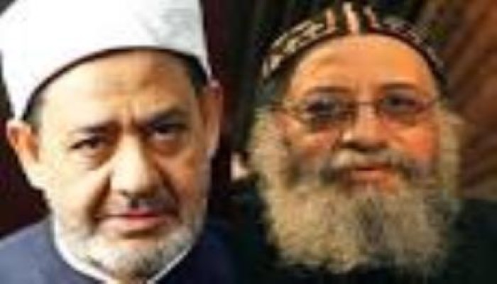 نيابة الانقلاب تحفظ التحقيق في اتهام الطيب وتواضروس بإقحام الدين بالسياسة