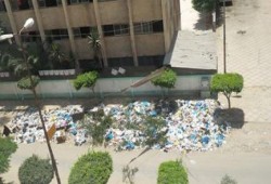 شرق الاسكندرية يغرق في مياه الصرف الصحي والقمامة