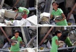 بالصور : طفلة تلملم اغراضها بعد قصف منزلهم بغزة !