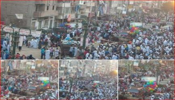 الاسكندرية: صلاة عيد الفطر بالعصافرة تزدان بشعارات رابعة (صور)