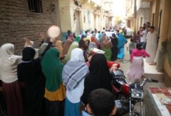مسيرة مناهضة للإنقلاب العسكري بقرية ميت الخولي