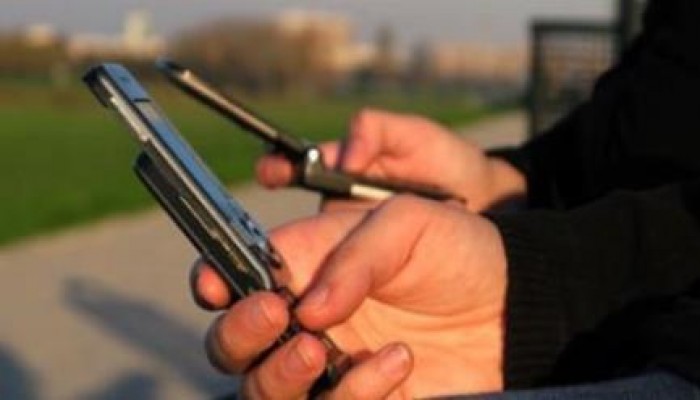 هلع الانقلابيين: حكومة الانقلاب تقطع خدمة الاتصالات عن 3 مليون خط موبايل