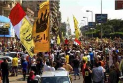 "طلاب ضد الانقلاب" بالعريش يحتفلون بالعيد مع أسر الشهداء