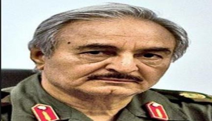 مذيع بالتليفزيون المصري يبدي حزنه على هزيمة انقلابي ليبيا "خليفة حفتر"