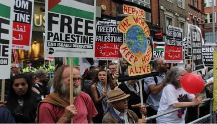 غالبية البريطانيين يتعاطفون مع الفلسطينيين
