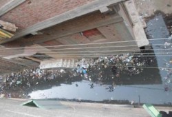 مياه "المجاري" تحول حياة أهالي الخياطة بدمياط إلى "حجيم"