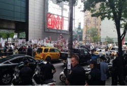 بسبب دعمهم للصهاينة ومهاجمة المقاومة ..  وقفة احتجاجية أمام CNN و BBC: أوقفوا أكاذيبكم