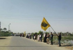 سلسلسة بشرية مناهضة للانقلاب بالإسماعيلية رغم التشديدات الأمنية