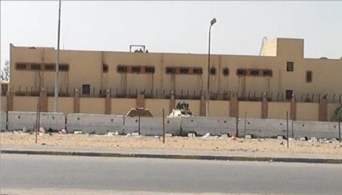 ميلشيا الانقلاب تصادرالأدوية من معتقلي سجن المستقبل والمعتقلون يهتفون احلق شنبك منتاش راجل
