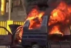 مجهولون يشعلون النيران بسيارات "بوكس" أمام قسم مينا البصل بالاسكندرية