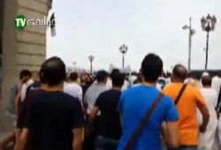 فيديو: جزائريون متضامون مع غزة يهتفون: "يا سيسي يا حمار.. فك عليهم الحصار"