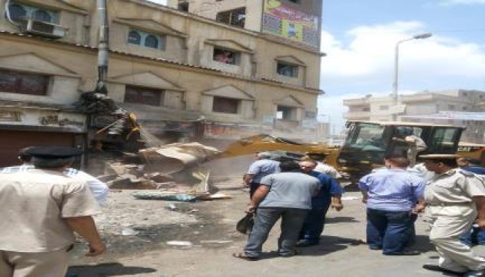 الإنقلاب يأكل أبناءه.. حملة لداخلية الإنقلاب لإزاله أكشاك مؤيدي السيسي بدمنهور (صور)