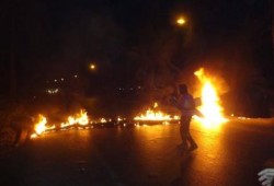 عاجل - توقف طريق بني سويف - القاهرة الزراعي عقب قيام اهالي بقطع الطرق