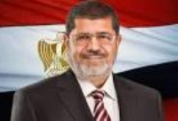 كاتب سعودي معروف يدعو "السيسي" لإعادة "مرسي" للحكم !!!