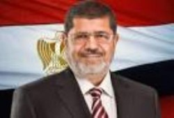 كاتب سعودي معروف يدعو "السيسي" لإعادة "مرسي" للحكم !!!